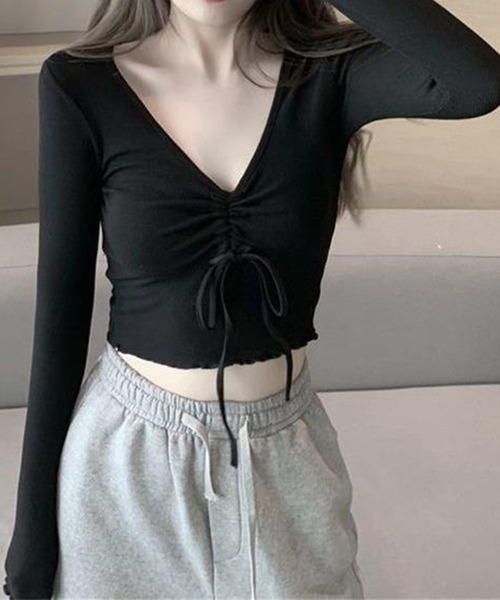 GLAMOROUS JANE（グラマラスジェーン）の「フロントシャーリングクロップド丈長袖トップス（Tシャツ/カットソー・レディース・ブラック/ホワイト・FREE）」の4枚目の写真