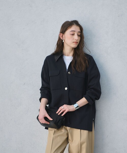 UNITED ARROWS（ユナイテッドアローズ）の「2WAY ミラノリブ ニット ジャケット ‐ウォッシャブル‐（カーディガン/ボレロ・レディース・ネイビー/ベージュ・FREE）」の3枚目の写真