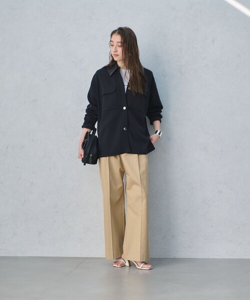 UNITED ARROWS（ユナイテッドアローズ）の「2WAY ミラノリブ ニット ジャケット ‐ウォッシャブル‐（カーディガン/ボレロ・レディース・ネイビー/ベージュ・FREE）」の5枚目の写真