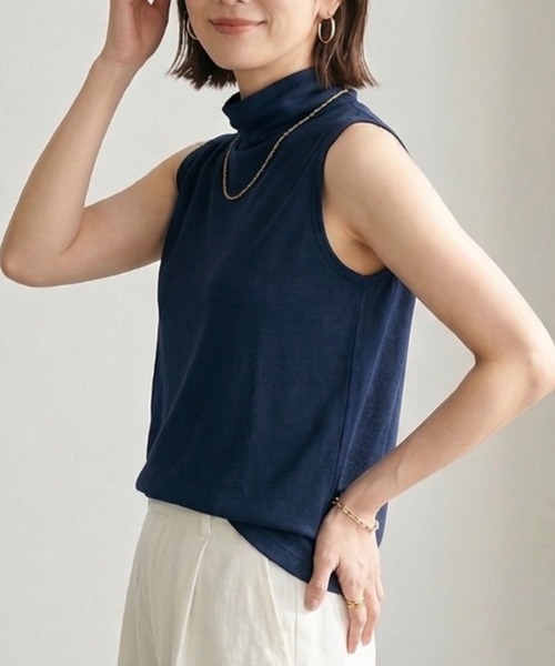 Belta attrice(ベルタアトリーチェ)の「【重ね着インナーに!接触冷感】ボトルネック ハイツイストコットン ノースリーブ 薄手インナー レイヤード/袖なし(タンクトップ・レディース・スモークピンク/イエロー/ラベンダー/ネイビー/ホワイト・FREE/M~L)」の10枚目の写真