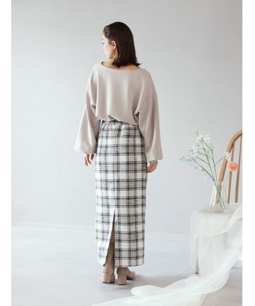 fifth(フィフス)の「ダンボールキーネックトップス(Tシャツ/カットソー・レディース・グレイッシュベージュ/ブラック/ブルー系その他5・M)」の4枚目の写真