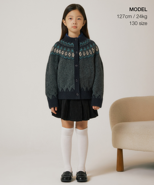 MUSINSA STANDARD KIDS（ムシンサスタンダードキッズ）の「フェアアイルラウンドネックカーディガン[チャコールグレー]（カーディガン/ボレロ・レディース・その他・110/160/150/140/130/120）」の2枚目の写真