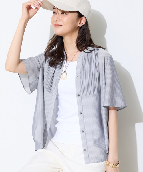 INDIVI(インディヴィ)の「【接触冷感/洗える】シアーシャンブレーピンタックブラウス(シャツ/ブラウス・レディース・ネイビー系3/ブラウン系その他4/ライトグレー系3/ネイビー系2/ホワイト系3・40/38/36/05/12/13/15 /19)」の4枚目の写真