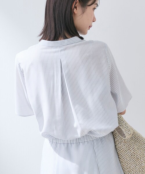 INDIVI(インディヴィ)の「【接触冷感/洗える】シアーシャンブレーピンタックブラウス(シャツ/ブラウス・レディース・ネイビー系3/ブラウン系その他4/ライトグレー系3/ネイビー系2/ホワイト系3・40/38/36/05/12/13/15 /19)」の6枚目の写真