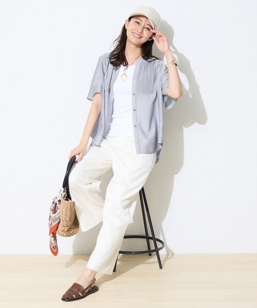 INDIVI(インディヴィ)の「【接触冷感/洗える】シアーシャンブレーピンタックブラウス(シャツ/ブラウス・レディース・ネイビー系3/ブラウン系その他4/ライトグレー系3/ネイビー系2/ホワイト系3・40/38/36/05/12/13/15 /19)」の14枚目の写真
