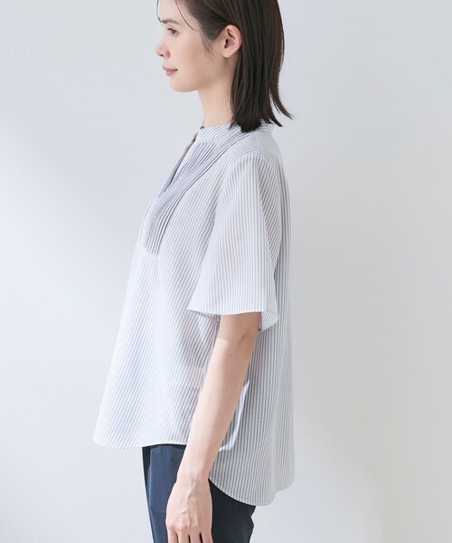 INDIVI(インディヴィ)の「【接触冷感/洗える】シアーシャンブレーピンタックブラウス(シャツ/ブラウス・レディース・ネイビー系3/ブラウン系その他4/ライトグレー系3/ネイビー系2/ホワイト系3・40/38/36/05/12/13/15 /19)」の19枚目の写真