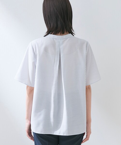 INDIVI(インディヴィ)の「【接触冷感/洗える】シアーシャンブレーピンタックブラウス(シャツ/ブラウス・レディース・ネイビー系3/ブラウン系その他4/ライトグレー系3/ネイビー系2/ホワイト系3・40/38/36/05/12/13/15 /19)」の20枚目の写真