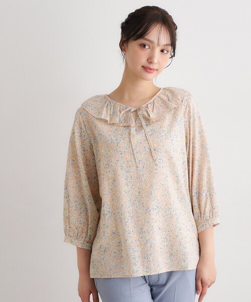 LAURA ASHLEY(ローラアシュレイ)の「【7分袖/洗える/同柄アイテムあり】ハービー フィールド柄 ブラウス(シャツ/ブラウス・レディース・ブルー系5/ライトオレンジ系1・40/38)」の1枚目の写真