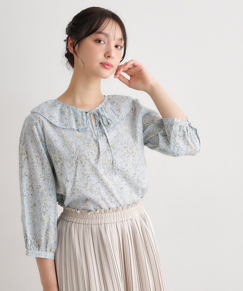LAURA ASHLEY(ローラアシュレイ)の「【7分袖/洗える/同柄アイテムあり】ハービー フィールド柄 ブラウス(シャツ/ブラウス・レディース・ブルー系5/ライトオレンジ系1・40/38)」の7枚目の写真