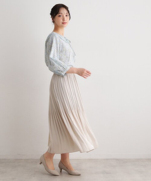 LAURA ASHLEY(ローラアシュレイ)の「【7分袖/洗える/同柄アイテムあり】ハービー フィールド柄 ブラウス(シャツ/ブラウス・レディース・ブルー系5/ライトオレンジ系1・40/38)」の9枚目の写真