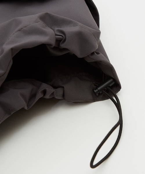 improves(インプローブス)の「マットポリ スタンドジップパーカー(マウンテンパーカー・メンズ・ブラック・MEDIUM/LARGE)」の17枚目の写真