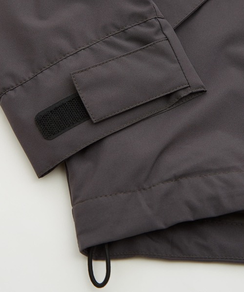 improves(インプローブス)の「マットポリ スタンドジップパーカー(マウンテンパーカー・メンズ・ブラック・MEDIUM/LARGE)」の16枚目の写真