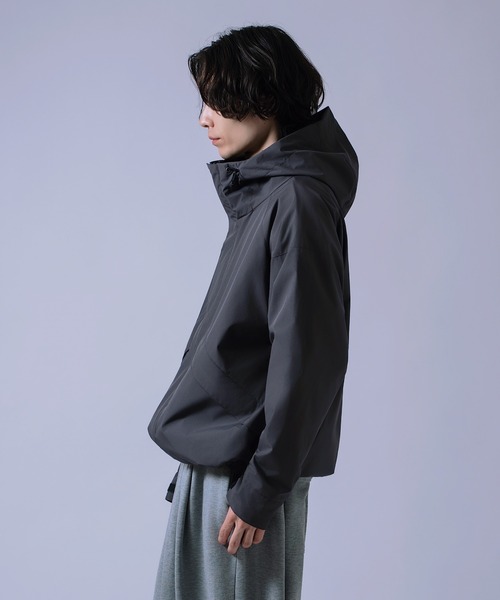 improves(インプローブス)の「マットポリ スタンドジップパーカー(マウンテンパーカー・メンズ・ブラック・MEDIUM/LARGE)」の8枚目の写真