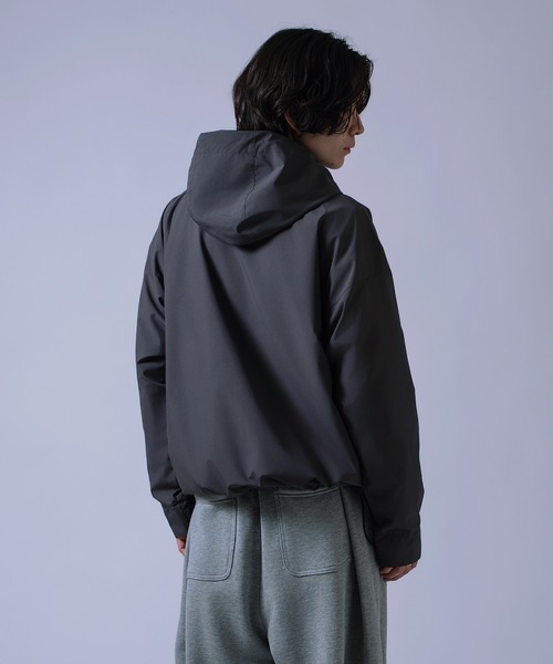 improves(インプローブス)の「マットポリ スタンドジップパーカー(マウンテンパーカー・メンズ・ブラック・MEDIUM/LARGE)」の9枚目の写真