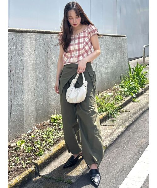 CALNAMUR(カルナムール)の「ビッグポケットベルトセットパンツ(その他パンツ・レディース・ベージュ/カーキ・SMALL/MEDIUM)」の17枚目の写真