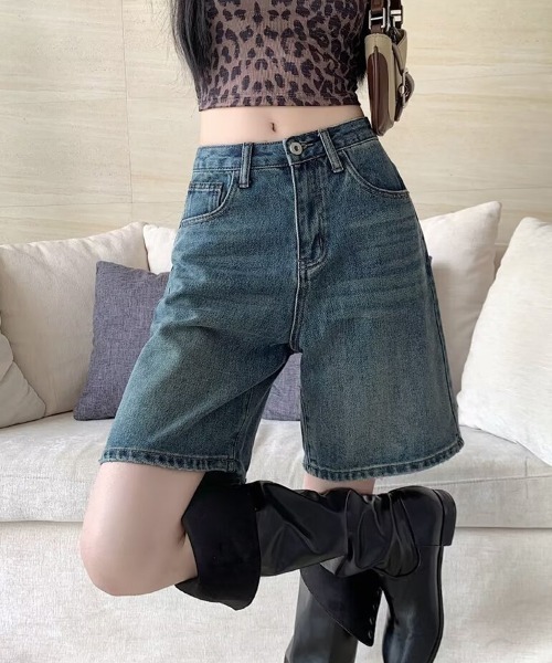mielu(ミエル)の「ハイウエストデニムハーフパンツ 春夏《5分丈/ショート/レディース/ワイド/ウォッシュ加工》(デニムパンツ・レディース・ブルー/ライトブルー・MEDIUM/LARGE)」の1枚目の写真