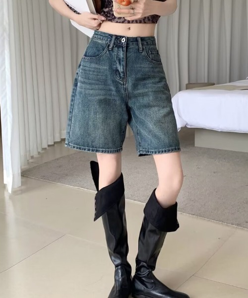 mielu(ミエル)の「ハイウエストデニムハーフパンツ 春夏《5分丈/ショート/レディース/ワイド/ウォッシュ加工》(デニムパンツ・レディース・ブルー/ライトブルー・MEDIUM/LARGE)」の9枚目の写真