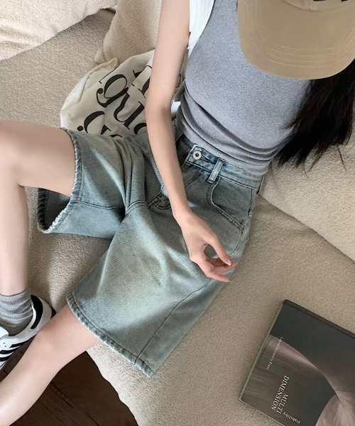 mielu(ミエル)の「ハイウエストデニムハーフパンツ 春夏《5分丈/ショート/レディース/ワイド/ウォッシュ加工》(デニムパンツ・レディース・ブルー/ライトブルー・MEDIUM/LARGE)」の5枚目の写真