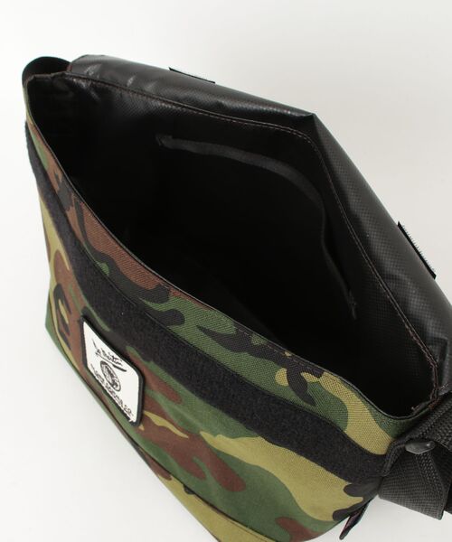 BEAMS（ビームス）の「D/M MesngerBagSP（ショルダーバッグ・メンズ・チャコールグレー/ブラック/その他・ONE SIZE）」の6枚目の写真