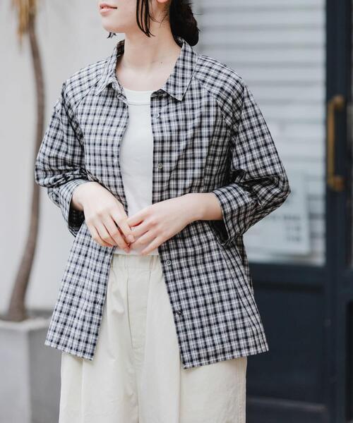 FORK&SPOON（フォークアンドスプーン）の「FORK&SPOON　レギュラーカラーバレルシャツ（シャツ/ブラウス・レディース・ネイビー/チェック/オフホワイト・1）」の17枚目の写真