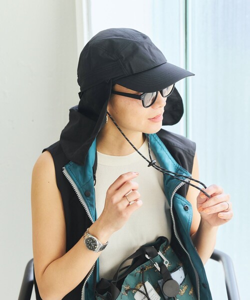 KiU（キウ）の「KiU×FREAK'S STORE/キウ×フリークスストア 別注 遮熱 撥水キャップ UV95カット（キャップ・メンズ・ベージュ/ブラック・ONE SIZE）」の2枚目の写真