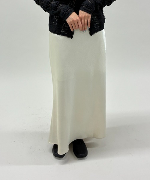 FUULLY STUDIO（フーリィーステューディオ）の「サテンマーメイドスカート（スカート・レディース・アイボリー/ブラック・FREE）」の8枚目の写真