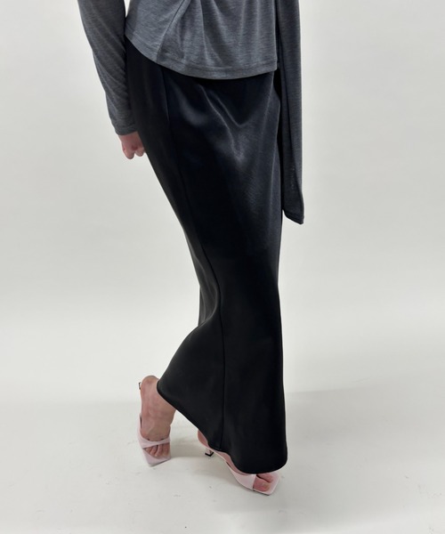 FUULLY STUDIO（フーリィーステューディオ）の「サテンマーメイドスカート（スカート・レディース・アイボリー/ブラック・FREE）」の18枚目の写真