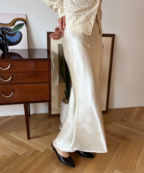 FUULLY STUDIO（フーリィーステューディオ）の「サテンマーメイドスカート（スカート・レディース・アイボリー/ブラック・FREE）」の20枚目の写真