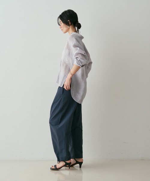 qualite(カリテ)の「【接触冷感・透湿・撥水・UVカット】ナイロンタスランパラシュートパンツ セットアップ対応 夏服 春服 きれいめ カーブパンツ(その他パンツ・レディース・チャコールグレー/ベージュ・38/36)」の11枚目の写真