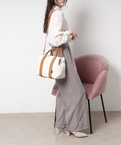 ESPERANZA(エスペランサ)の「6ポケットパーテーション2WAYトート(トートバッグ・レディース・ホワイト/ブラック/こしょう色系5/ブルー・FREE)」の6枚目の写真