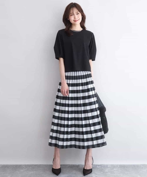 MK MICHEL KLEIN（エムケーミッシェルクラン）の「[洗える]シアーチェックストライプ柄リバーシブルスカート（スカート・レディース・ブラック系その他/ベージュ系その他・38）」の4枚目の写真