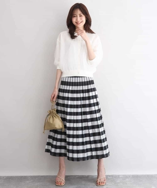 MK MICHEL KLEIN（エムケーミッシェルクラン）の「[洗える]シアーチェックストライプ柄リバーシブルスカート（スカート・レディース・ブラック系その他/ベージュ系その他・38）」の9枚目の写真