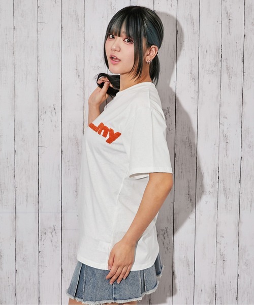 GORGE(ゴージ)の「《アニマルキャラクター・サガラ刺繍ロゴ》Tシャツ/ストリート/春夏/全4色(Tシャツ/カットソー・レディース・オフホワイト/グリーン/ライトグレー/チャコール・F)」の9枚目の写真