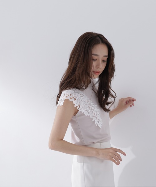 NATURAL BEAUTY BASIC(ナチュラルビューティーベーシック)の「レースフレンチスリーブカットソー(Tシャツ/カットソー・レディース・オフホワイト/チャコールグレー/ベージュ・フリ-)」の21枚目の写真