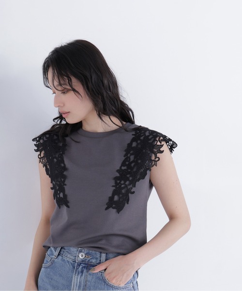NATURAL BEAUTY BASIC(ナチュラルビューティーベーシック)の「レースフレンチスリーブカットソー(Tシャツ/カットソー・レディース・オフホワイト/チャコールグレー/ベージュ・フリ-)」の12枚目の写真