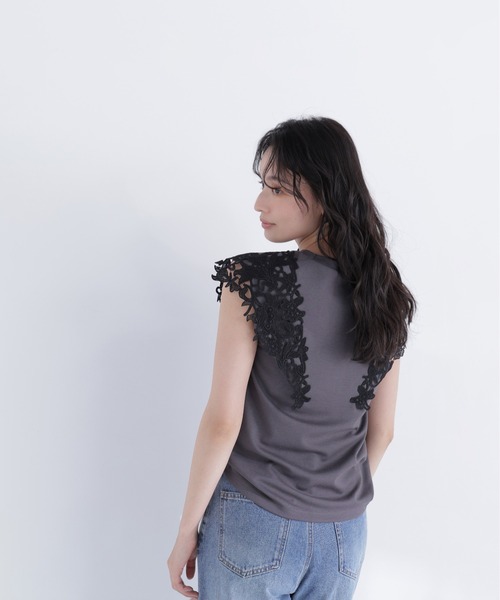 NATURAL BEAUTY BASIC(ナチュラルビューティーベーシック)の「レースフレンチスリーブカットソー(Tシャツ/カットソー・レディース・オフホワイト/チャコールグレー/ベージュ・フリ-)」の17枚目の写真
