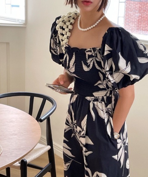 YUGA(ユーガ)の「YUGA_YGMC Korean-style Botanical print all-in-one dress(つなぎ/オールインワン・レディース・ホワイト/ネイビー・FREE)」の2枚目の写真