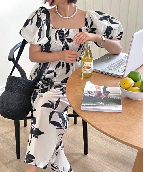 YUGA(ユーガ)の「YUGA_YGMC Korean-style Botanical print all-in-one dress(つなぎ/オールインワン・レディース・ホワイト/ネイビー・FREE)」の5枚目の写真