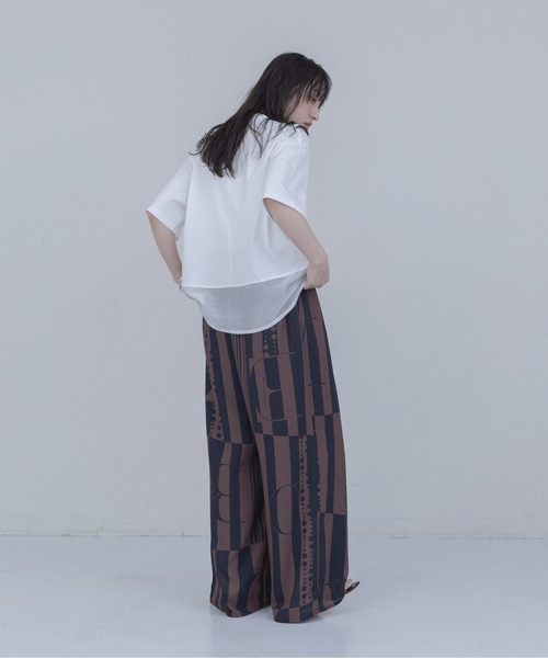 Eimee Law(エイミーロウ)の「モノクロアートプリント リボンモチーフTシャツ(Tシャツ/カットソー・レディース・オフホワイト/ダークグレー・FREE)」の5枚目の写真