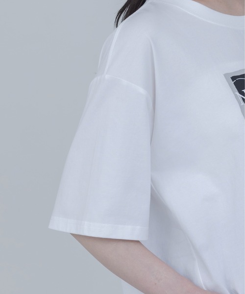 Eimee Law(エイミーロウ)の「モノクロアートプリント リボンモチーフTシャツ(Tシャツ/カットソー・レディース・オフホワイト/ダークグレー・FREE)」の16枚目の写真
