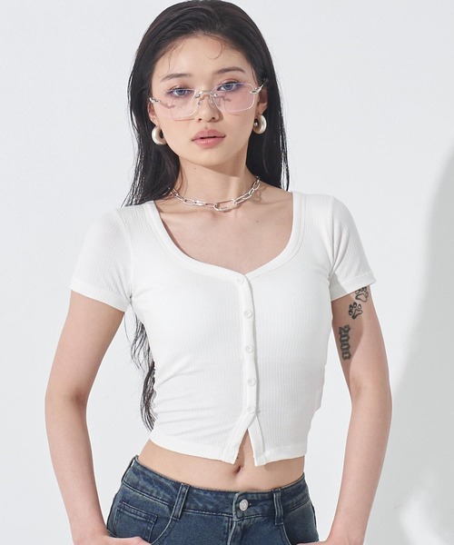 ANAP(アナップ)の「カップ付 V開き ぴたっと リブTシャツ(Tシャツ/カットソー・レディース・ホワイト/ブラック/グレー・F)」の4枚目の写真