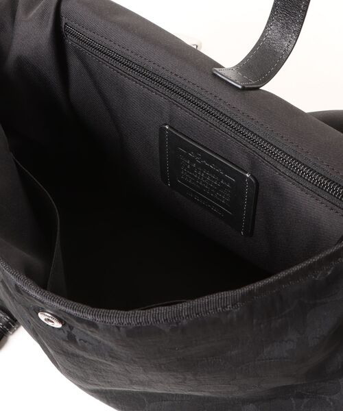 COACH(コーチ)の「【COACH | BRAIN DEAD】メッセンジャー・シグネチャー ナイロン・パッチ(メッセンジャーバッグ・メンズ・ブラック系その他・ONE)」の9枚目の写真