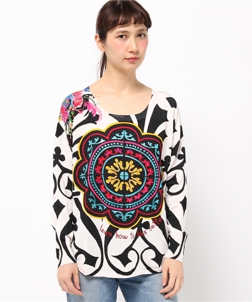 Desigual（デシグアル）の「「Desigual/デシグアル」幾何学模様ニット（ニット/セーター・レディース・ホワイト系その他・X-LARGE/MEDIUM/SMALL/LARGE/XX-LARGE）」の2枚目の写真