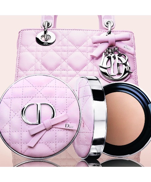 Dior(ディオール)の「ディオール フォーエヴァー クッション ケース(その他ビューティーグッズ・レディース・ピンク ボウ/フラワー ボウ(限定品)/ブルー ボウ(限定品)・FREE)」の6枚目の写真
