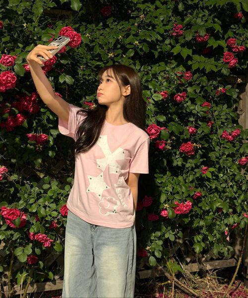 OURSAYSOUR(アワーセイアワー)の「クロスフラワースタッズ半袖Tシャツホワイト(Tシャツ/カットソー・レディース・ホワイト・FREE)」の2枚目の写真