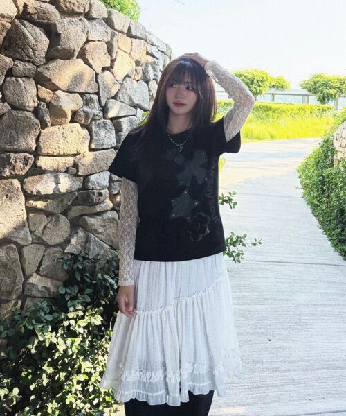 OURSAYSOUR(アワーセイアワー)の「クロスフラワースタッズ半袖Tシャツホワイト(Tシャツ/カットソー・レディース・ホワイト・FREE)」の4枚目の写真