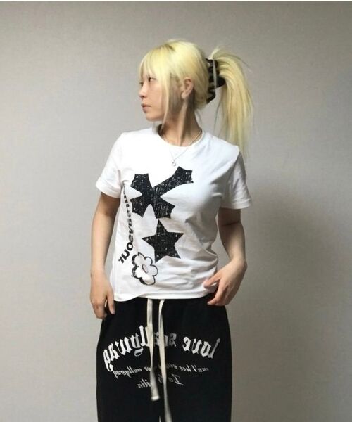 OURSAYSOUR(アワーセイアワー)の「クロスフラワースタッズ半袖Tシャツホワイト(Tシャツ/カットソー・レディース・ホワイト・FREE)」の5枚目の写真