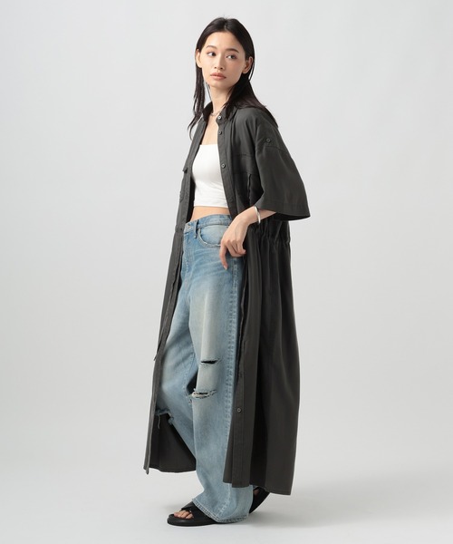 BAYFLOW（ベイフロー）の「袖タブ付き半袖シャツワンピース（ワンピース・レディース・グリーン/ブラウン系その他/チャコール・MEDIUM/SMALL）」の5枚目の写真