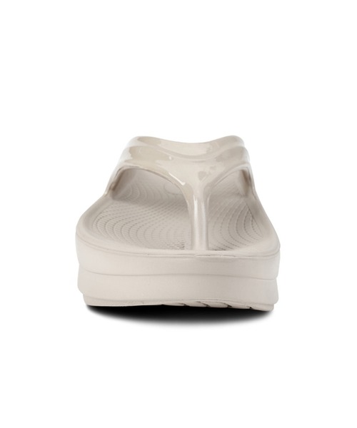 OOFOS(ウーフォス)の「【OOFOS(ウーフォス)】Oomega(サンダル・レディース・ベージュ/ブラック・25/23/24)」の10枚目の写真