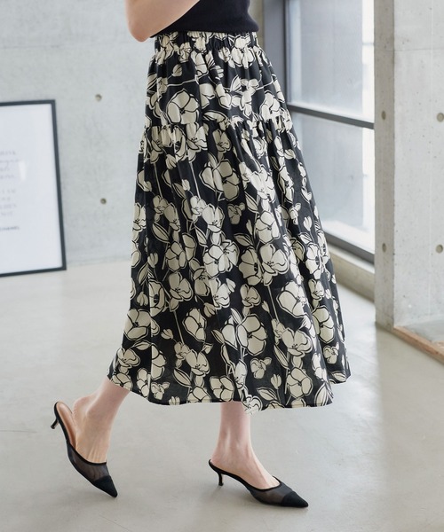 KOBE LETTUCE(コウベレタス)の「花柄ティアードスカート(スカート・レディース・ブルー/ブラック・M)」の3枚目の写真